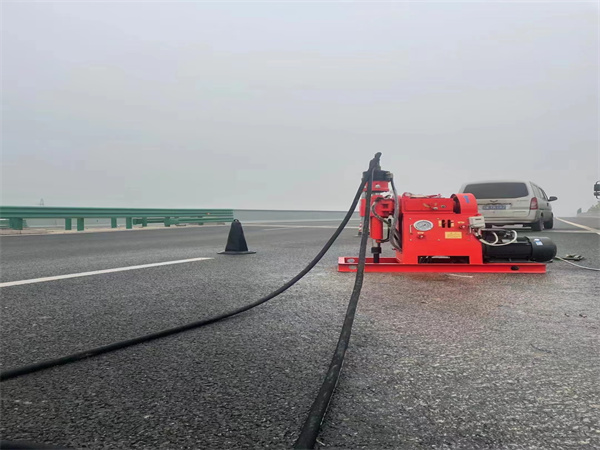 西市马路路基路面开裂下沉注浆加固灌浆