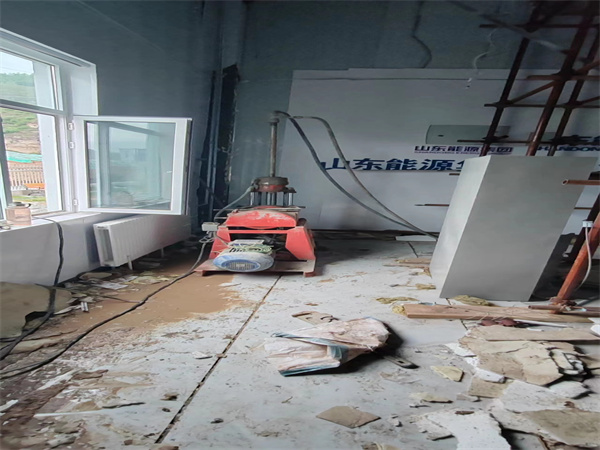 西市地基基础下沉墙体裂缝加固注浆顶升施工